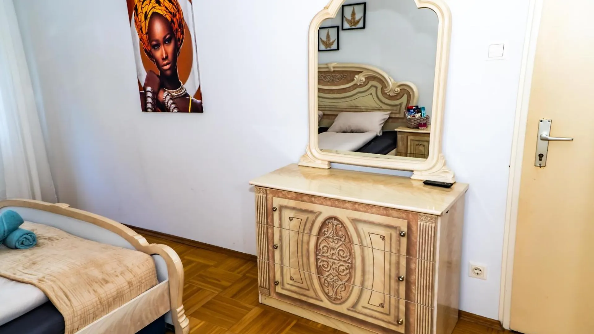 Spacious Apartment 5 Minutes To Wiener Stadthalle  Vienna