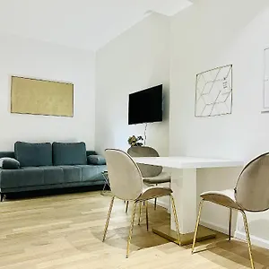 Modern Style City Apartment