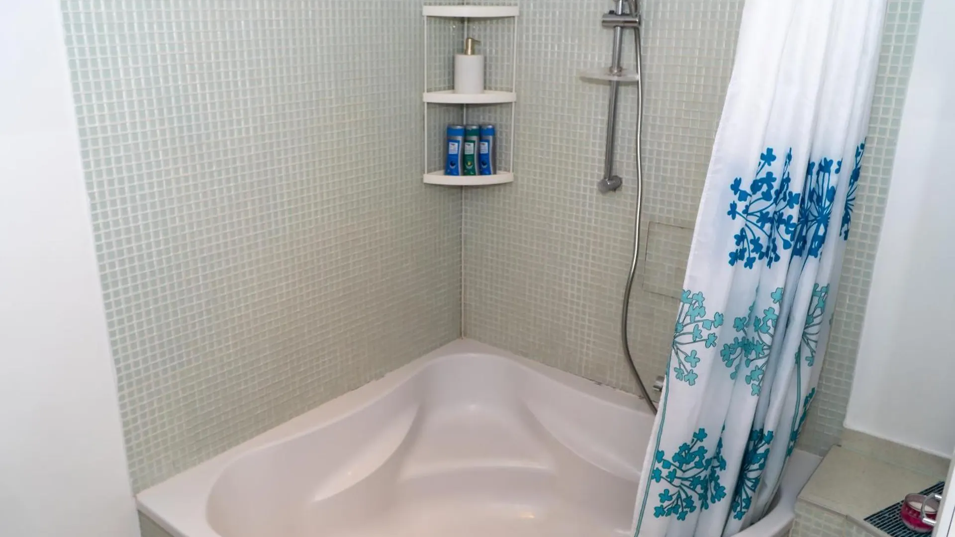 Spacious Apartment 5 Minutes To Wiener Stadthalle Vienna